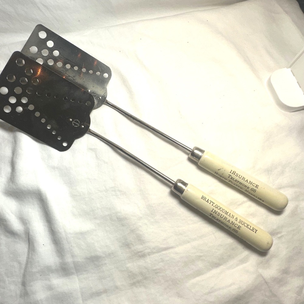 Vaughan Spatula Set Silver Good Vintage Perforated Arrow Wood Handle Advertising